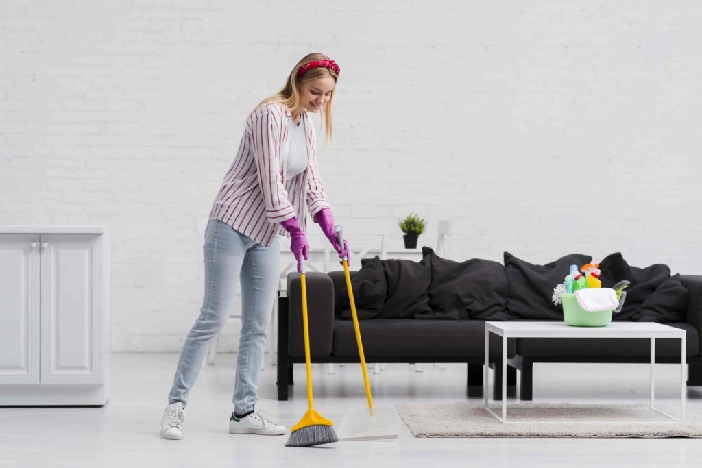 What You Should Be Cleaning in Your Apartment Every Week